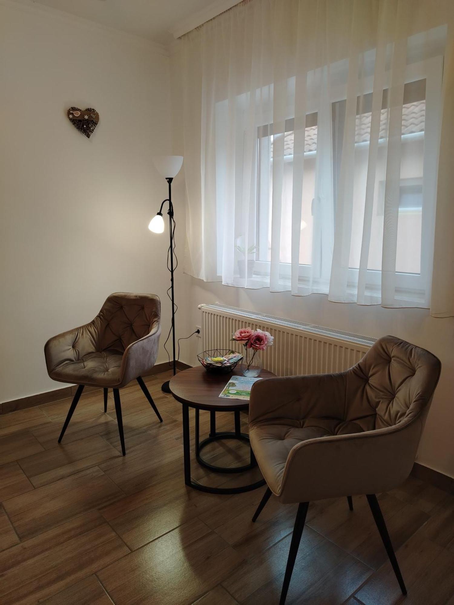 Kaptarko Apartmanhaz Demjen Exterior photo